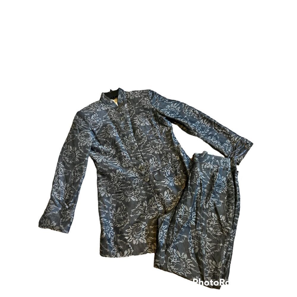 Liz Claiborne Silk & Linen Button-Down Suit - Size 4 pants, jacket size 6 Floral